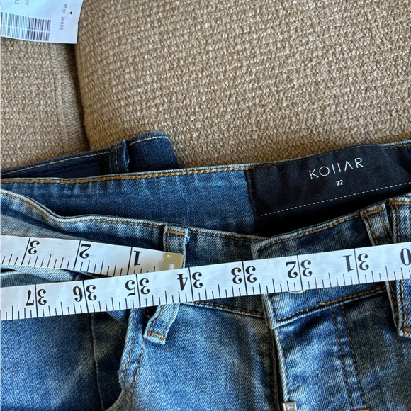 Kollar "knee-blown-out" jeans. - Picture 6 of 11